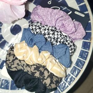 SET OF 6 ASSORTMENT STYLIN SCRUNCHIES